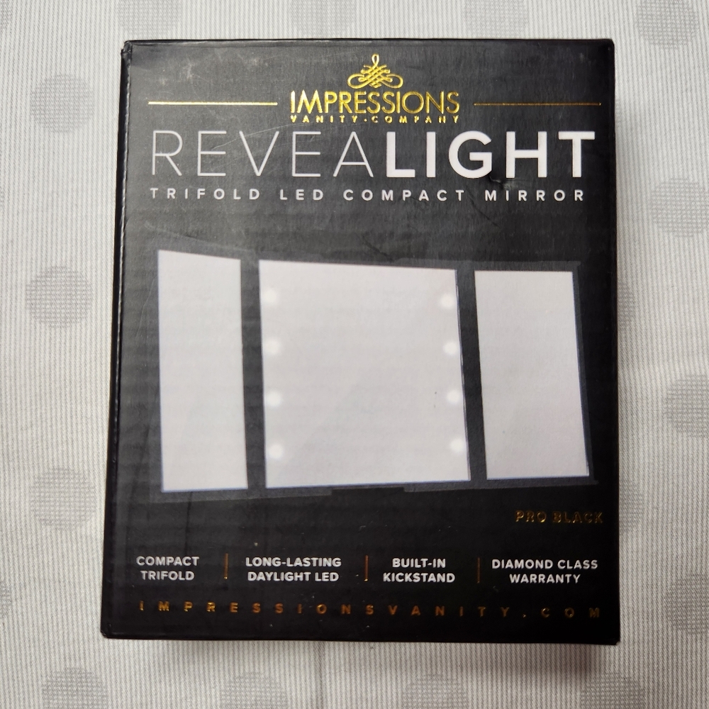 Impressions Vanity - Revealight - Trifold LED Compact Mini Mirror - Pro Black